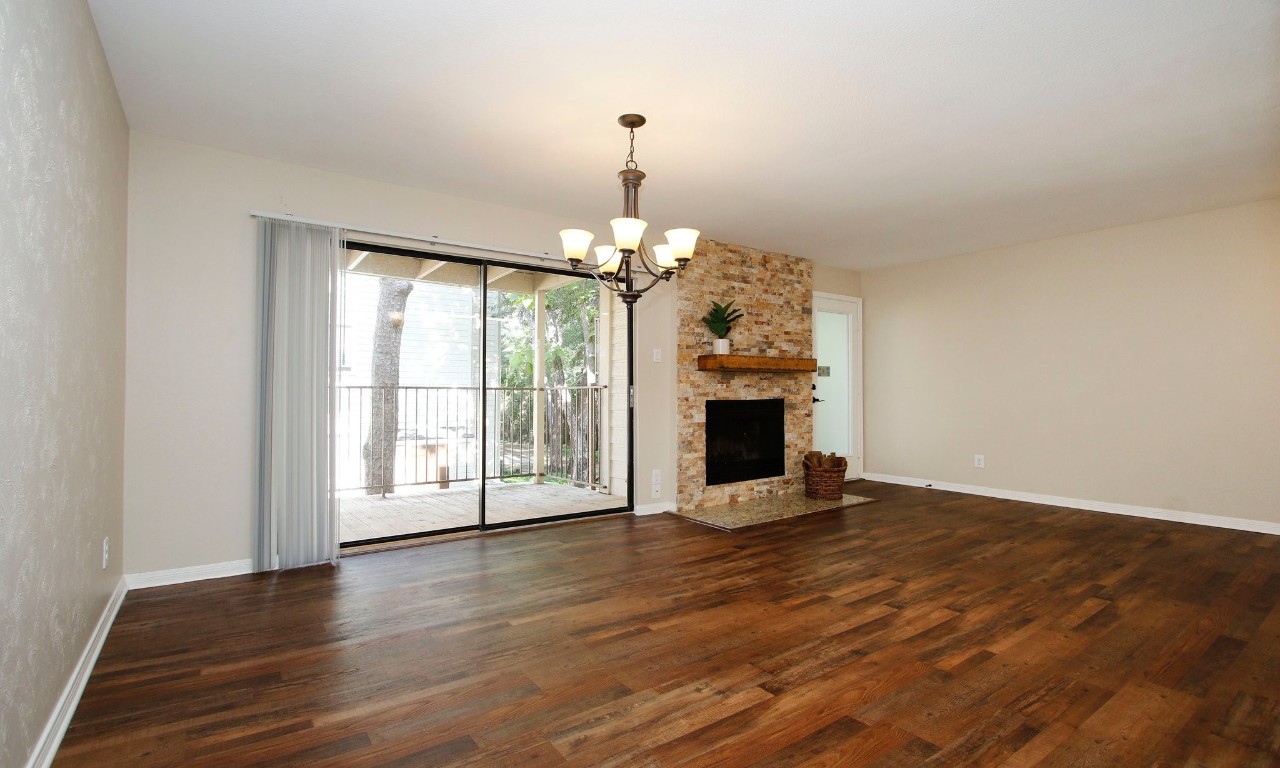 3500 Tangle Brush Drive, Unit 138 Spring, TX 77381 - Photo 9 of 28 The combined living & dining space is great for entertaining.