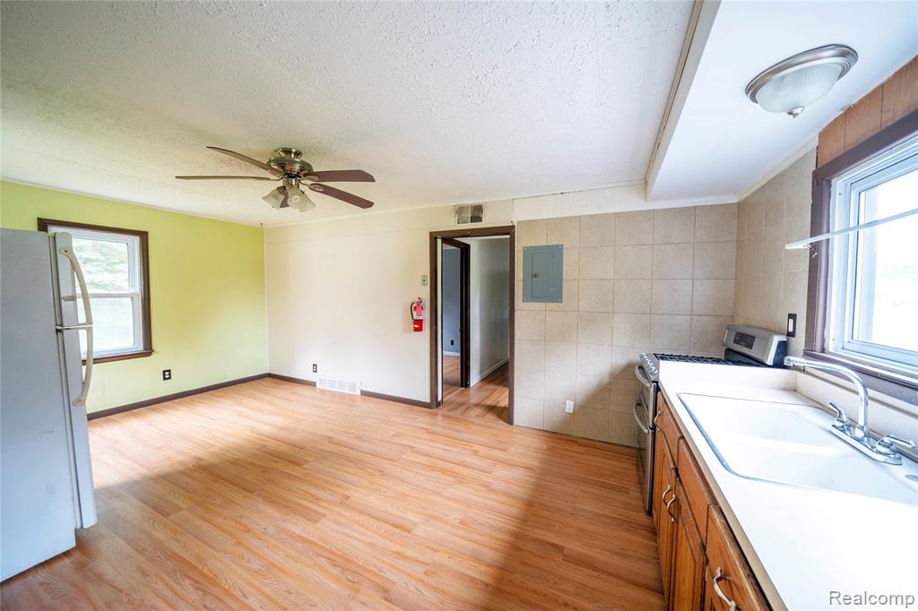 8883 Beech Daly Road Taylor, MI 48180 - Photo 19 of 28 Gallery Image 19