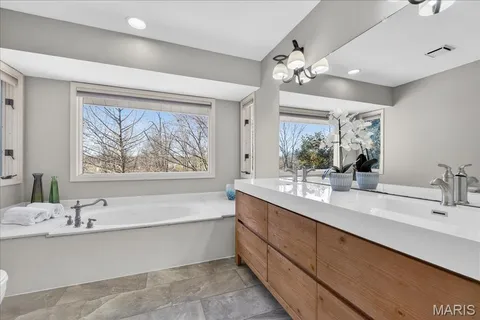 $500,000 | 481 St Thomas Isle Lane, Wildwood, MO 63040