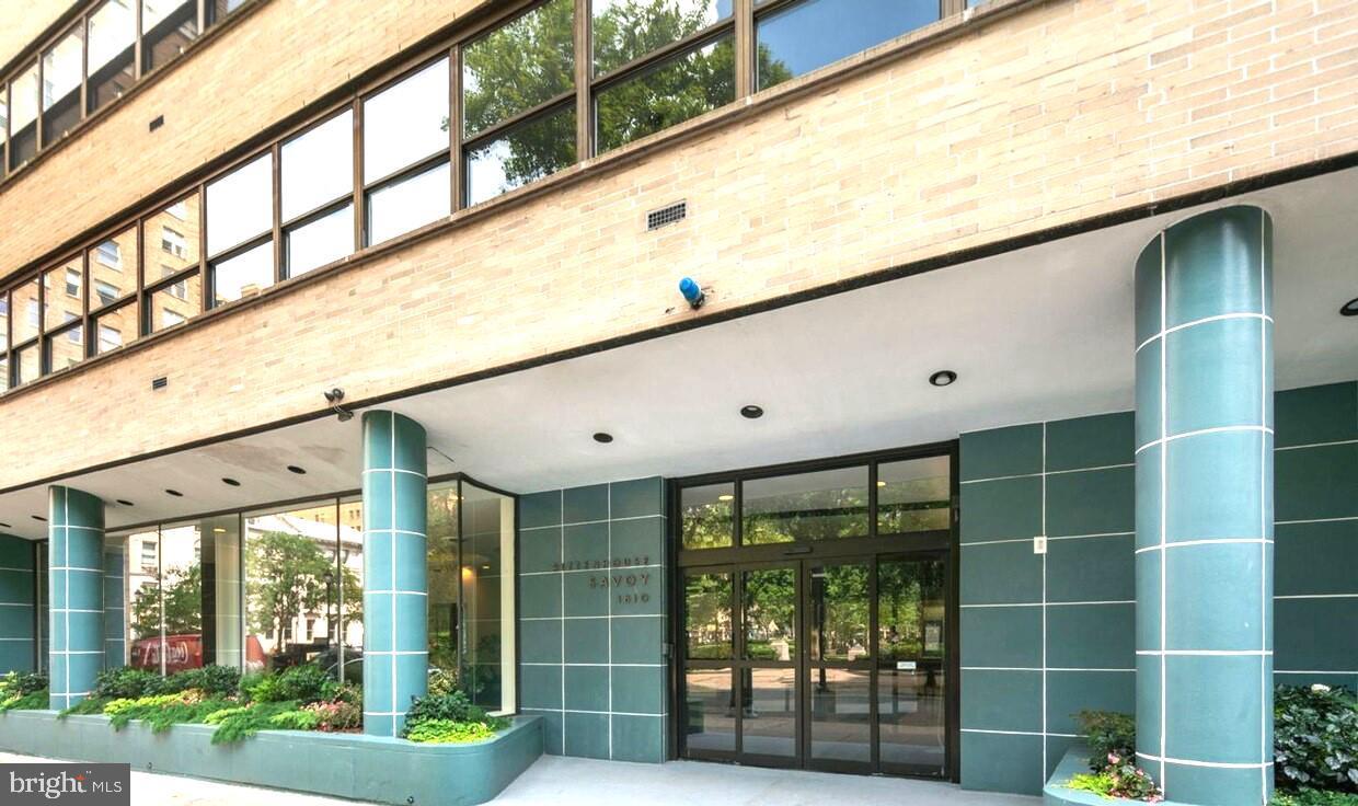 1810 Rittenhouse Square, Unit 2007 Philadelphia, PA 19103 - Photo 1 of 3