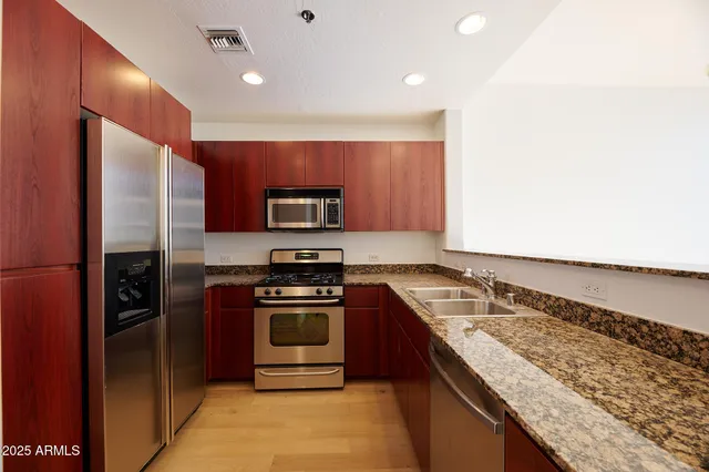 $469,900 | 17 West Vernon Avenue, Unit 621, Phoenix, AZ 85003