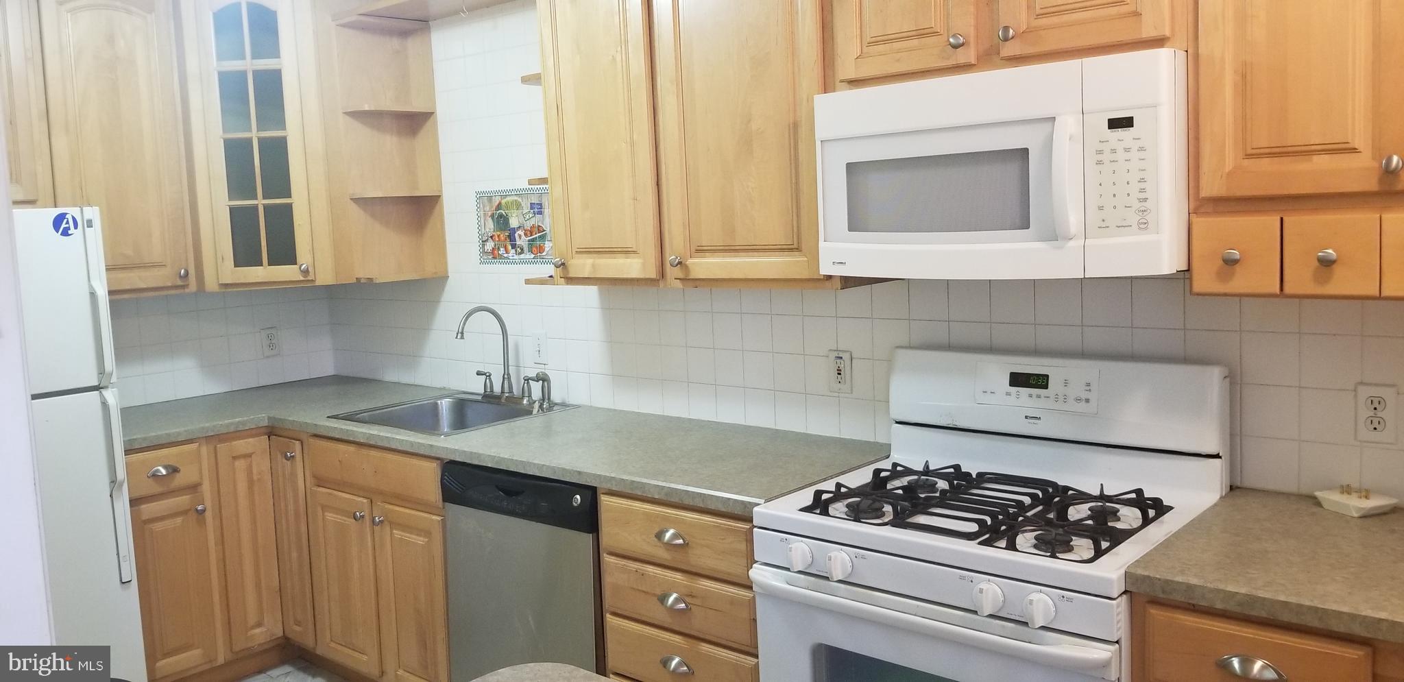 3306 Fordham Road Philadelphia, PA 19114 - Photo 11 of 27 See what I mean ! Cabinets, We Got Them!