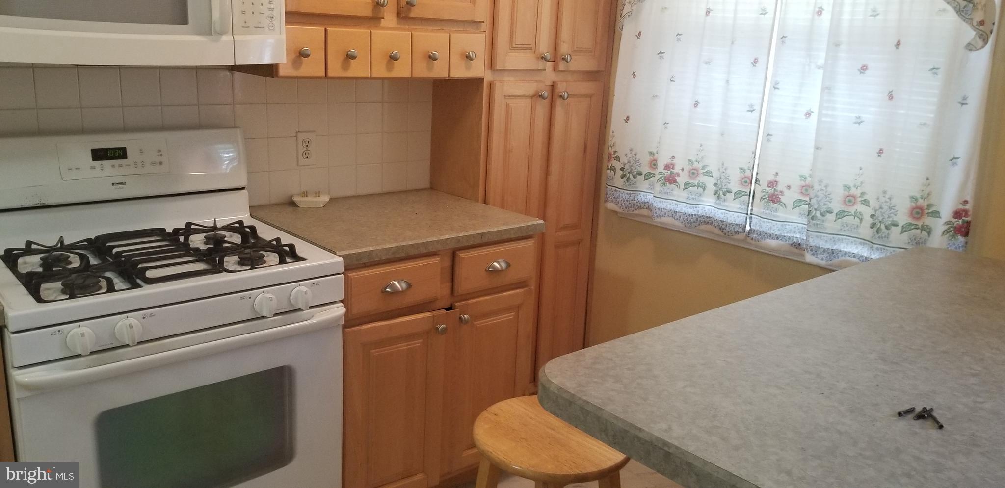 3306 Fordham Road Philadelphia, PA 19114 - Photo 12 of 27 Clean and rplenty of stirage space