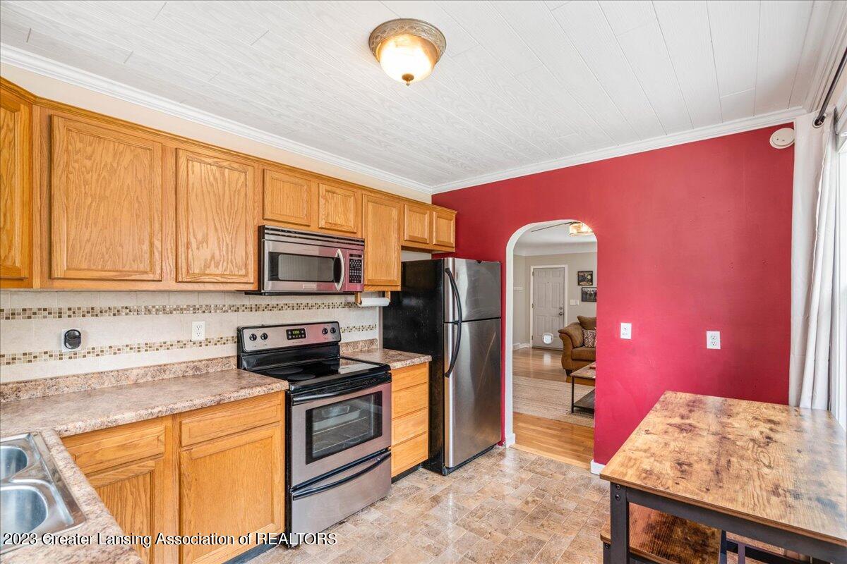 3528 North Aurelius Road Lansing, MI 48910 - Photo 14 of 36 33-Media Jett-33