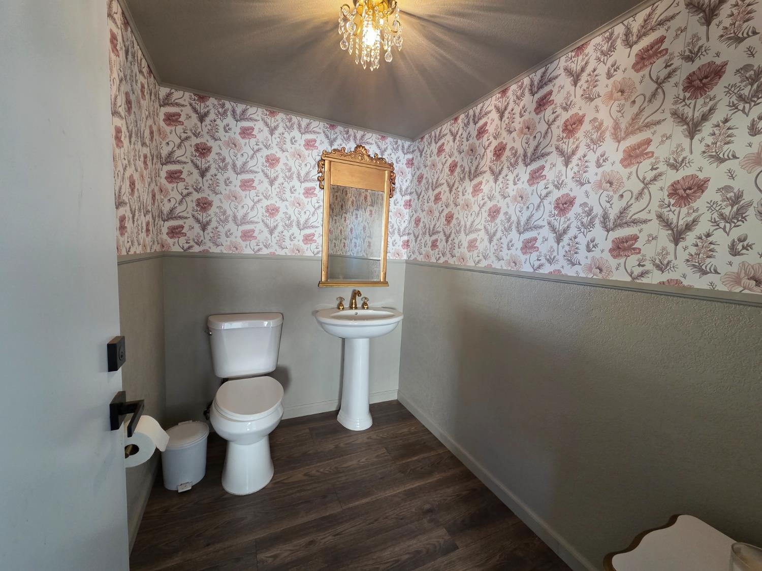 22849 East Jefferson Avenue Reedley, CA 93654 - Photo 30 of 31 a bathroom with a toilet and a sink