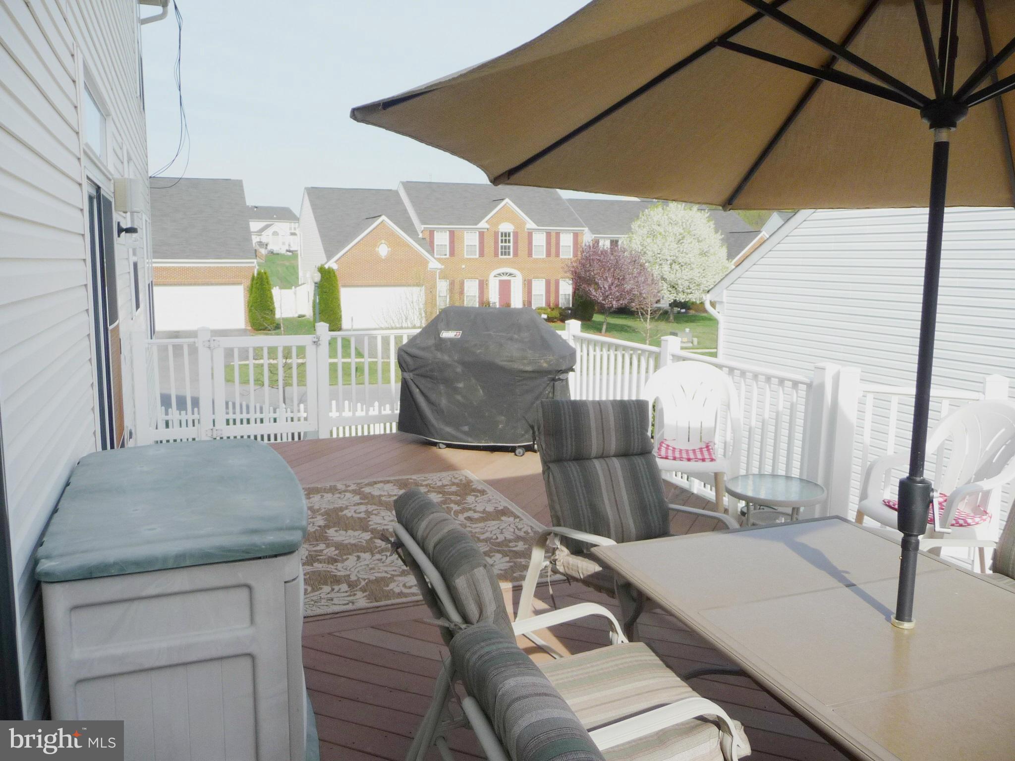 14300 Ashleigh Greene Road Boyds, MD 20841 - Photo 28 of 30 Trex Deck