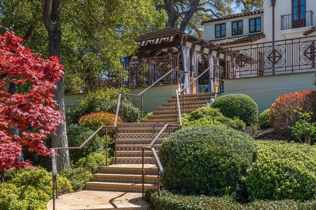 $8,498,000 | 11 Southgate Drive, Woodside, CA 94062