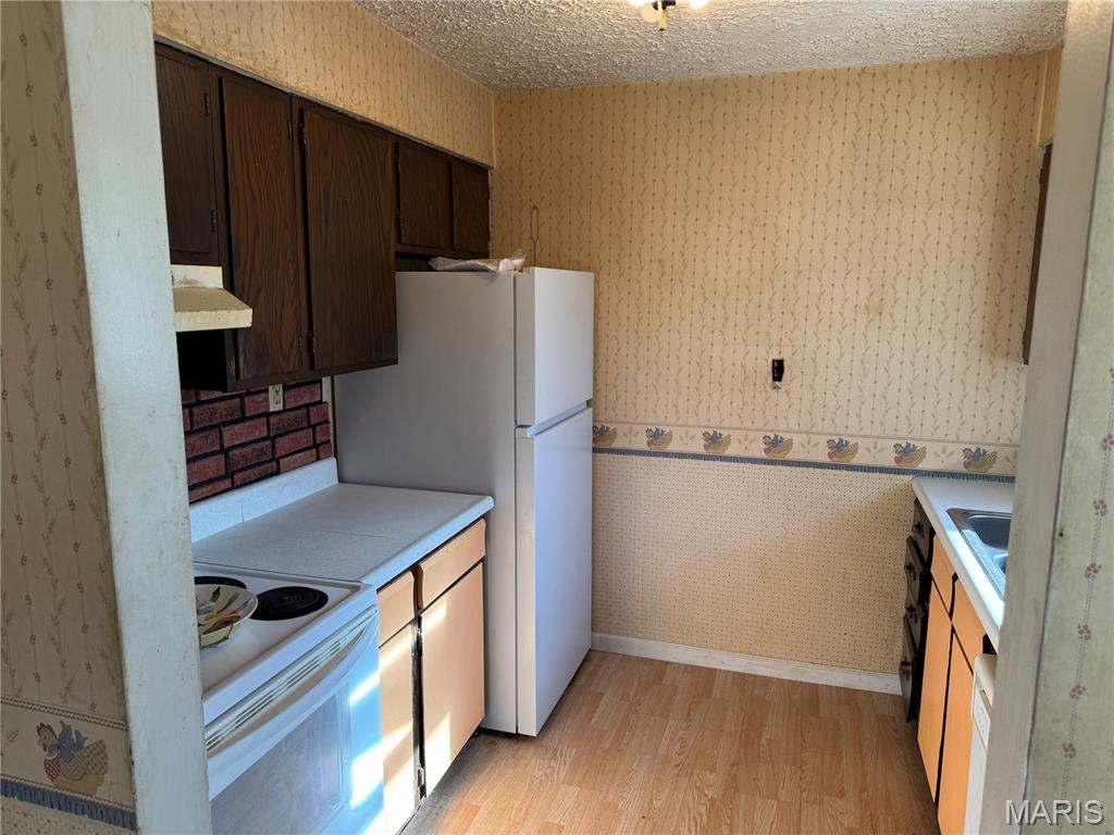 3800 Old State Road Leslie, MO 63056 - Photo 3 of 12