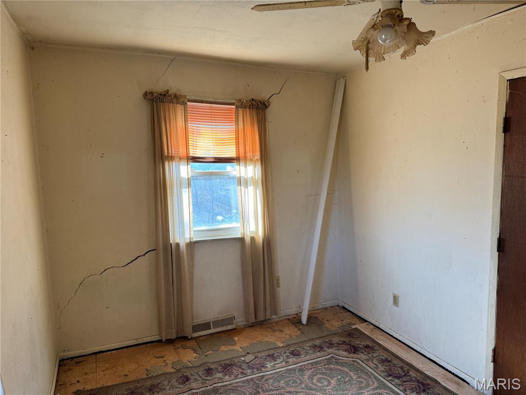 3800 Old State Road Leslie, MO 63056 - Photo 9 of 12