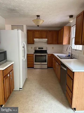 $3,200 | 4313 Lamarre Drive, Fairfax, VA 22030