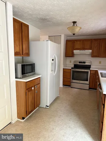 $3,200 | 4313 Lamarre Drive, Fairfax, VA 22030