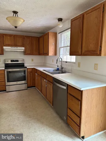 $3,200 | 4313 Lamarre Drive, Fairfax, VA 22030