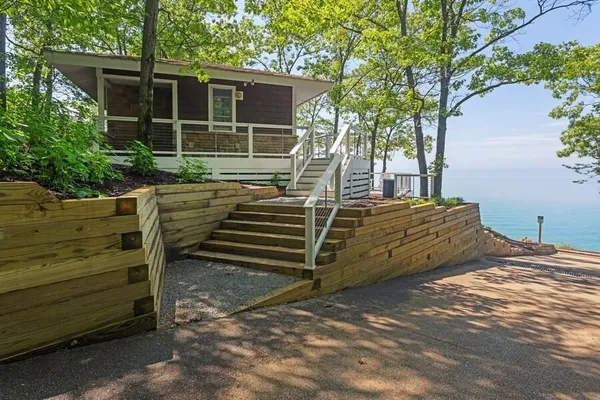$875,000 | 18590 Forest Beach Drive, New Buffalo, MI 49117