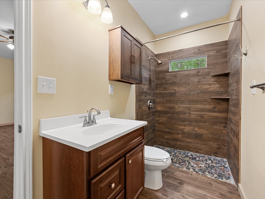 12868 Levi Road Willis, TX 77378 - Photo 24 of 41 Private guest ensuite bath—ideal for visitors.