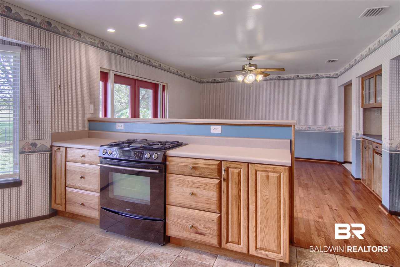 922 West Azalea Avenue Foley, AL 36535 - Photo 13 of 28