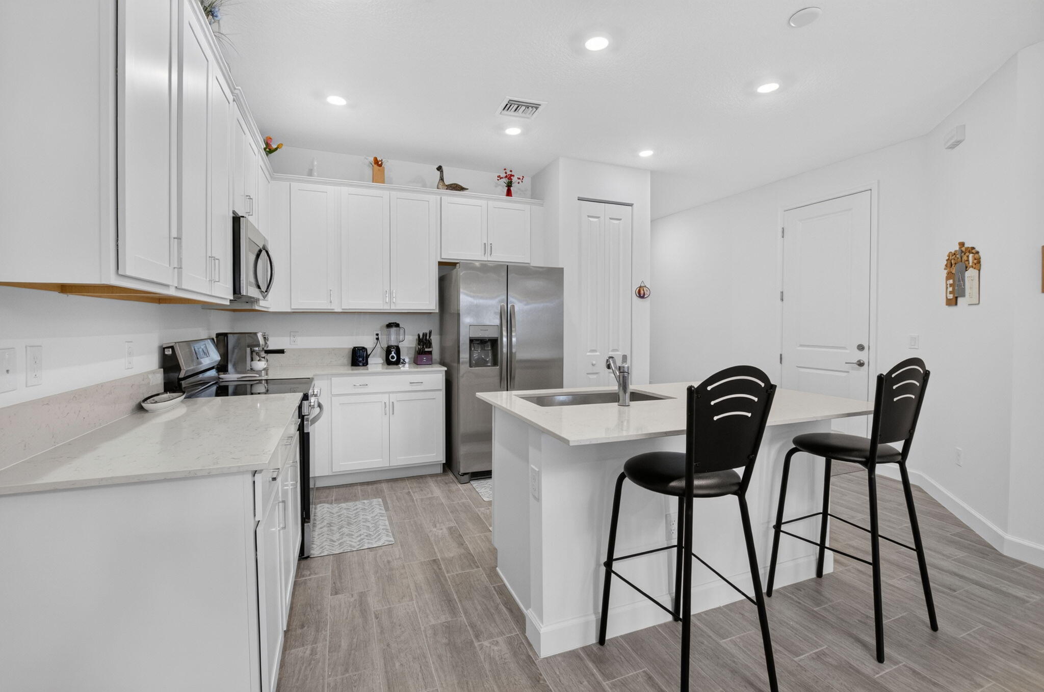 13828 Hero Path Delray Beach, FL 33484 - Photo 5 of 29 11-web-or-mls-DSC_0377