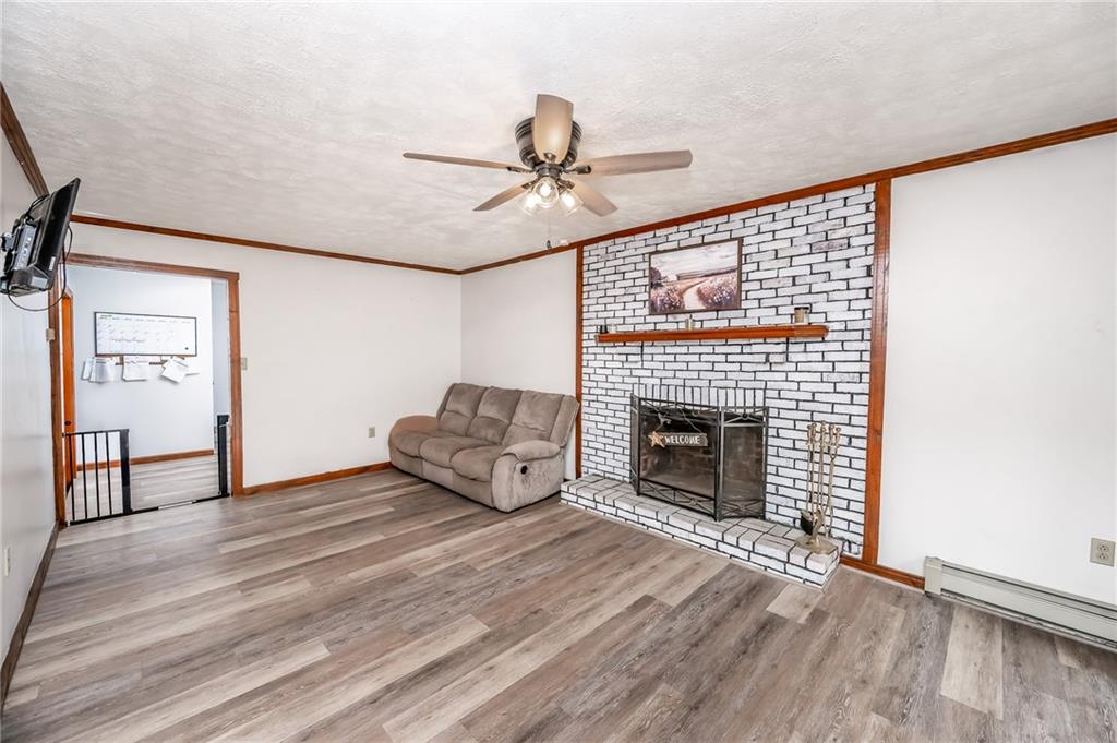 1121 Dixon Road Clymer, PA 15728 - Photo 4 of 37