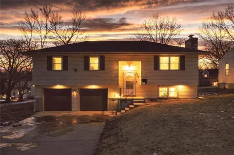 $294,500 | 2608 North 46th Terrace, Kansas City, KS 66104