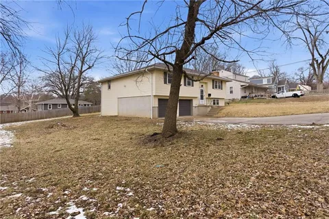 $294,500 | 2608 North 46th Terrace, Kansas City, KS 66104