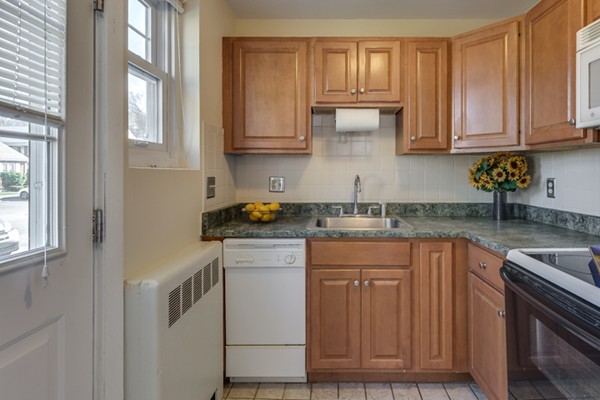62 Emerson Gardens Road, Unit 62 Lexington, MA 02420 - Photo 14 of 24 Gallery Image 14