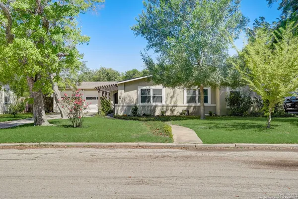 $560,000 | 631 East Nottingham Drive, San Antonio, TX 78209