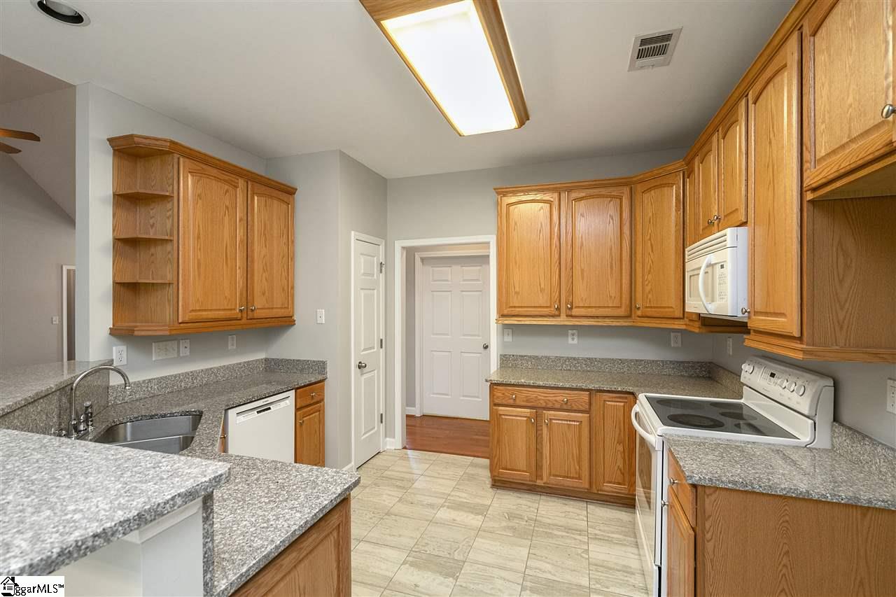 408 New Tarleton Way Greer, SC 29650 - Photo 3 of 24 Gallery Image 3