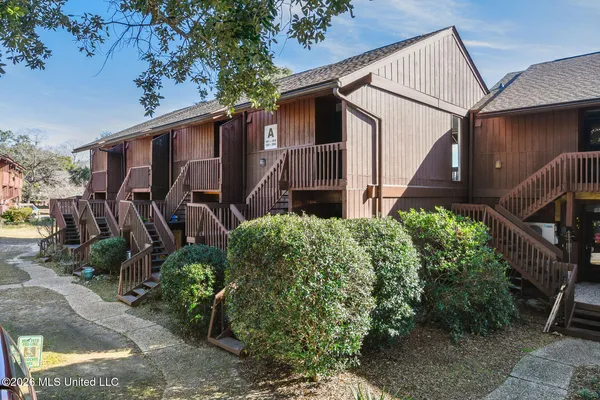 $75,500 | 205 Lakeside Villa, Unit A, Diamondhead, MS 39525