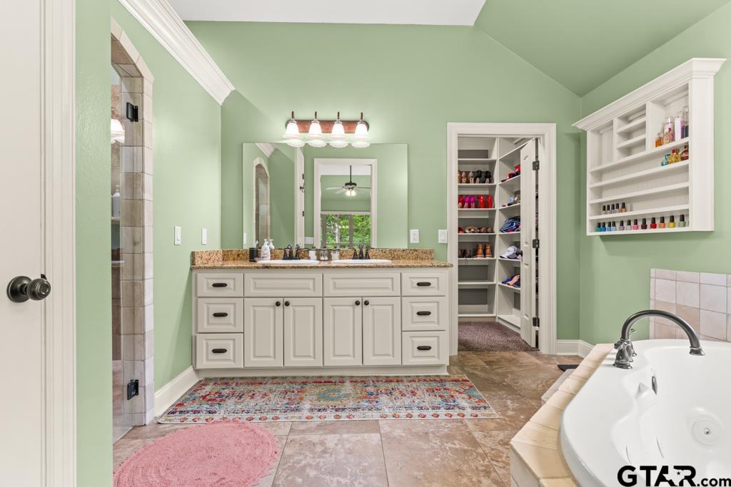 449 Greenhill Road Longview, TX 75605 - Photo 17 of 48 Gallery Image 17