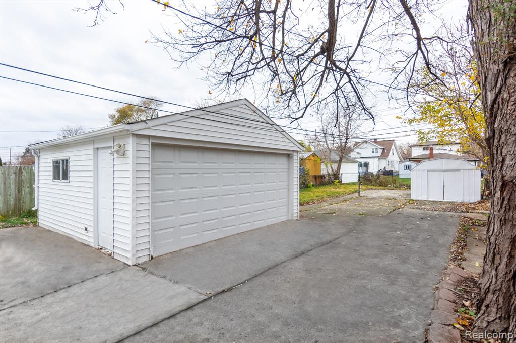 8175 Central Street Center Line, MI 48015 - Photo 26 of 27