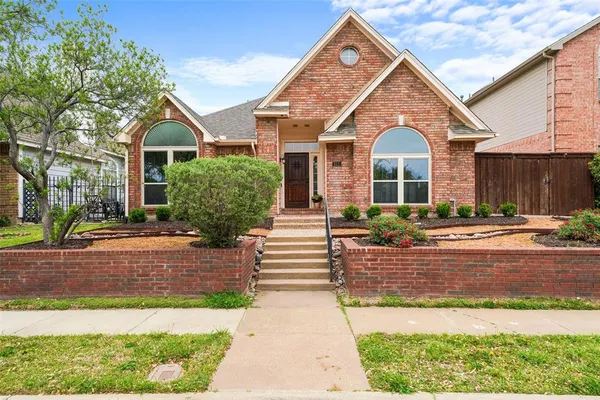 $415,000 | 411 Red River Trail, Irving, TX 75063