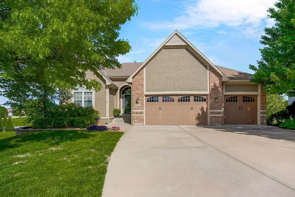 $584,000 | 1205 Richards Circle, Raymore, MO 64083