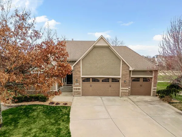 $590,000 | 1205 Richards Circle, Raymore, MO 64083