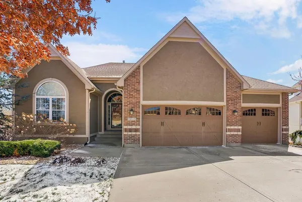 $590,000 | 1205 Richards Circle, Raymore, MO 64083