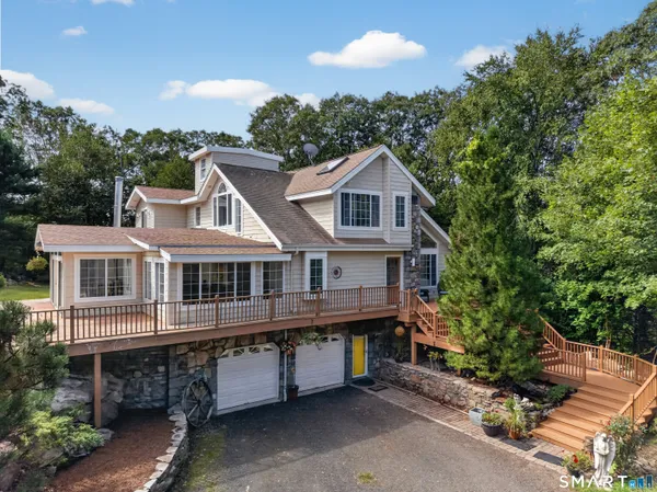 $799,900 | 332 Lantern Hill Road, Stonington, CT 06355
