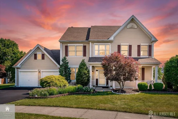 $899,000 | 8 Tufts Court, Kendall Park, NJ 08824