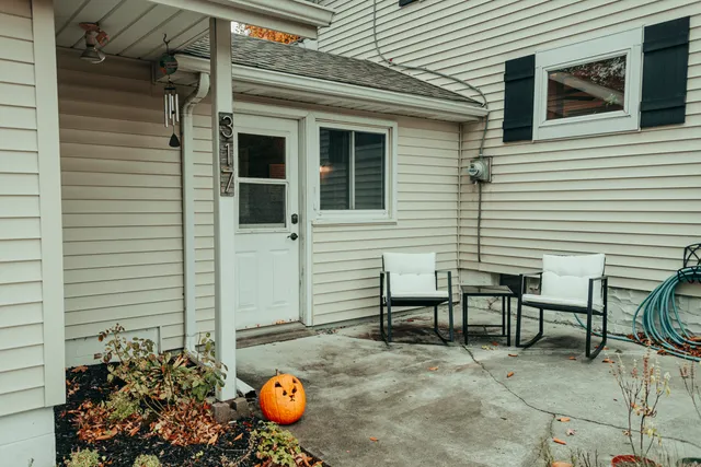 $289,000 | 317 Maiden Lane, St. Joseph, MI 49085