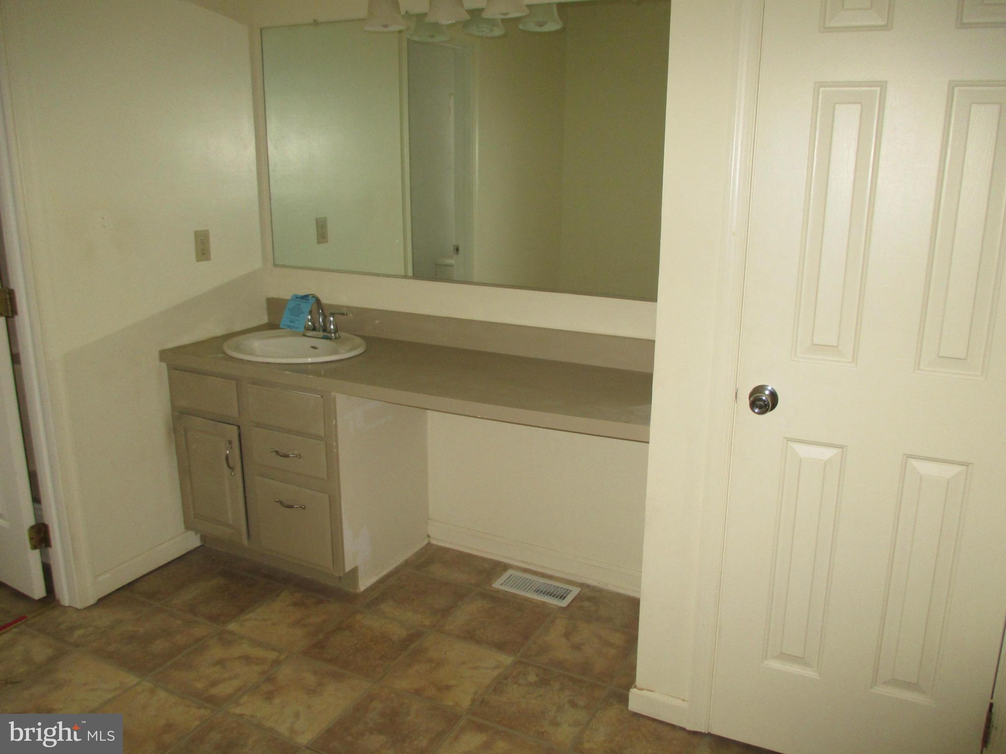 410 Mc Grady Road Rising Sun, MD 21911 - Photo 7 of 10 Bath