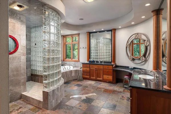$1,825,000 | 3031 Wild Rose Lane, Onalaska, WI 54650