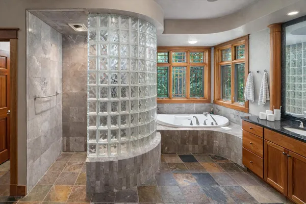 $1,825,000 | 3031 Wild Rose Lane, Onalaska, WI 54650