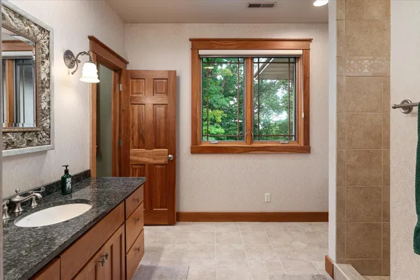$1,825,000 | 3031 Wild Rose Lane, Onalaska, WI 54650