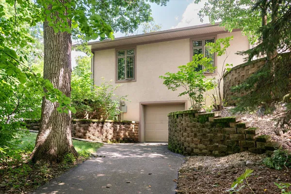 $1,825,000 | 3031 Wild Rose Lane, Onalaska, WI 54650
