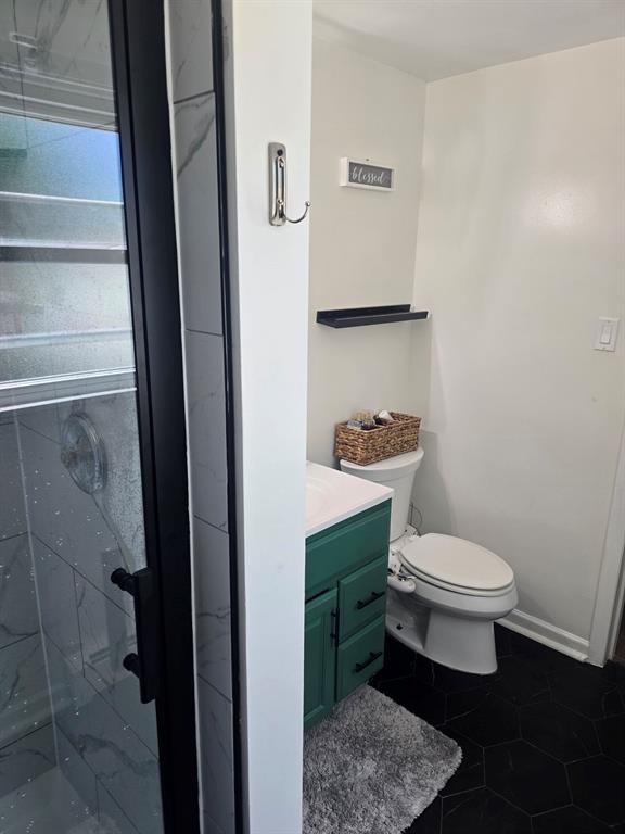 1767 Hassam Road Coraopolis, PA 15108 - Photo 17 of 23 Jack and Jill bathroom