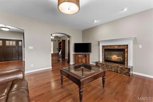 $680,000 | 6 Pleasant Valley Drive, Ballwin, MO 63021