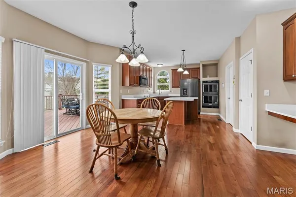 $680,000 | 6 Pleasant Valley Drive, Ballwin, MO 63021