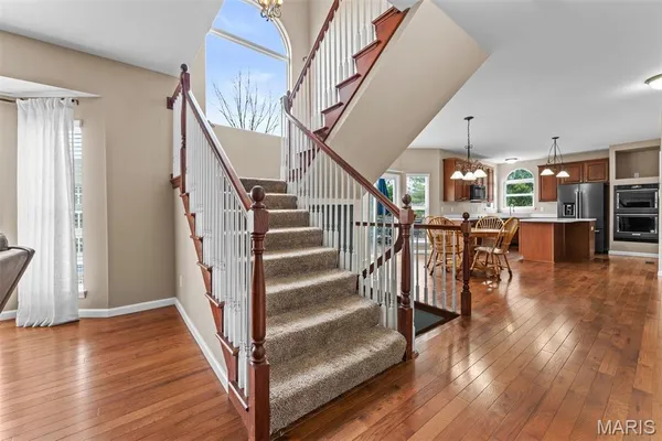 $680,000 | 6 Pleasant Valley Drive, Ballwin, MO 63021