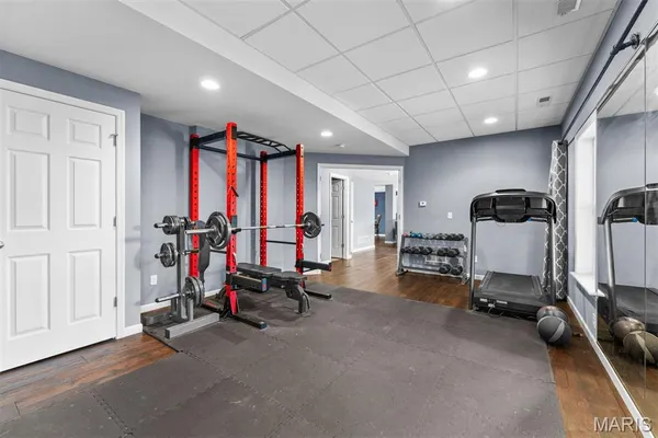 $680,000 | 6 Pleasant Valley Drive, Ballwin, MO 63021