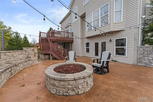 $680,000 | 6 Pleasant Valley Drive, Ballwin, MO 63021