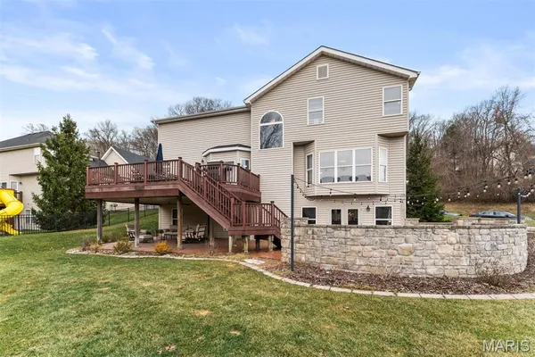 $680,000 | 6 Pleasant Valley Drive, Ballwin, MO 63021