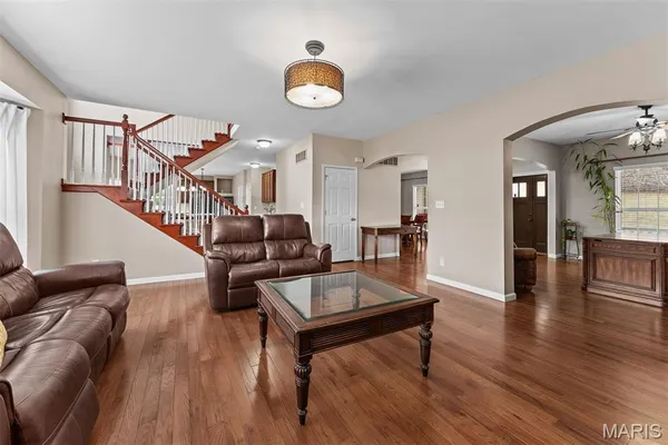 $680,000 | 6 Pleasant Valley Drive, Ballwin, MO 63021