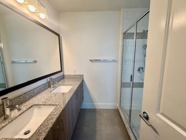 a view of empty room with window